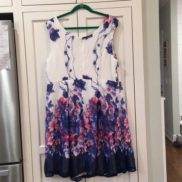 Yellow star floral dress - Picture 3 of 5